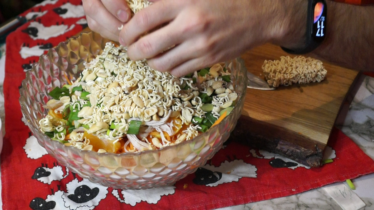 Рецепт диетического салата из капусты и авокадо от Ким Кардашьян