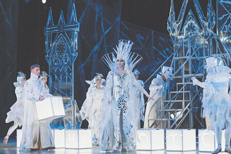 Сценография спектакля решена традиционно. Фото Татьяны Матусевич/Большой театр Беларуси