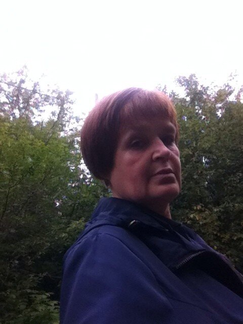 Фото мое. Фото сделано извините прошлым летом. Я вот так по простому могу идти в магазин.