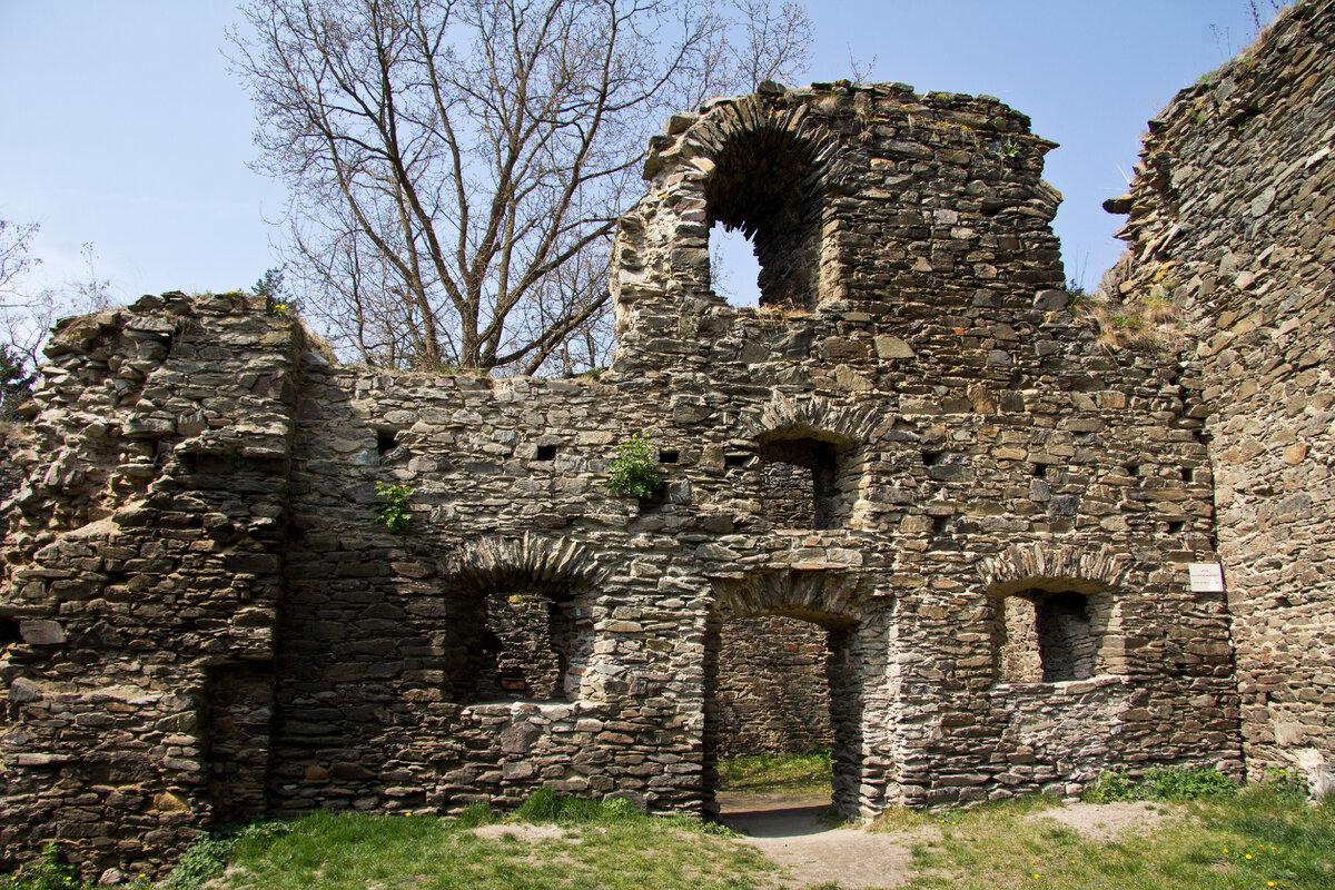 фото из архива автора: развалины замка Бубен