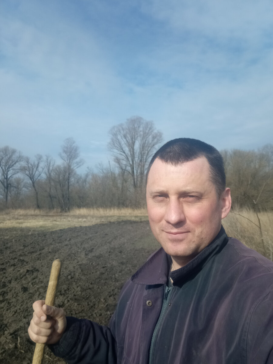 Работник печатного слова вышел в огород