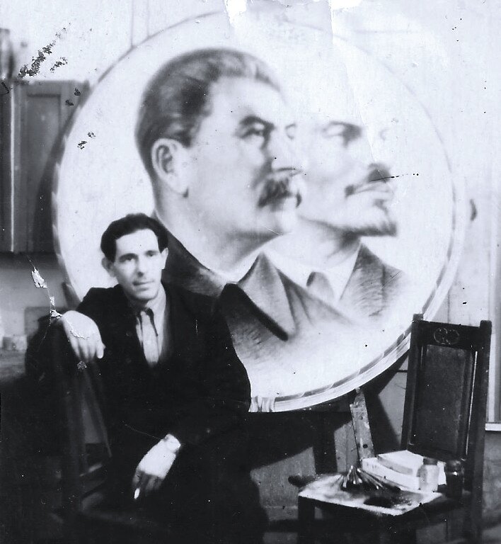 ...а дедушка когда-то был художником, и хотя его в те времена исключили из союза художников, но он всю жизнь продолжал быть очень творческим человеком 🎨