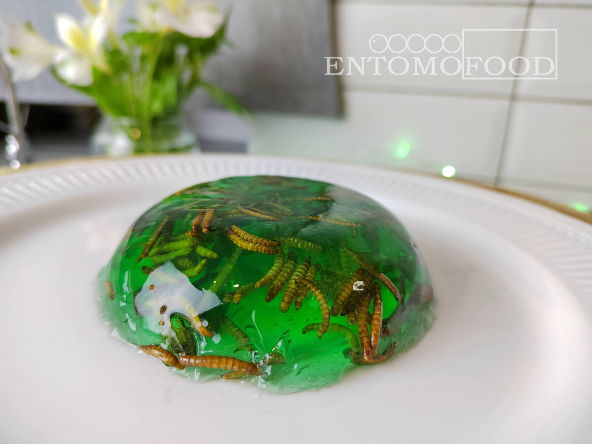 Фото готового блюда "Желе с мучными червями"