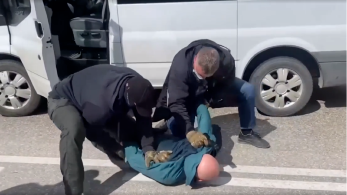    ФСБ предотвратила попытку покушения ГУР Минобороны Украины на главу Крыма Аксенова