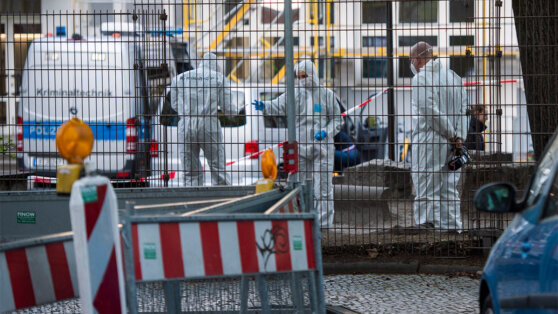    Мужчина ранил ножом двух школьниц в Берлине Сергей Бунеев