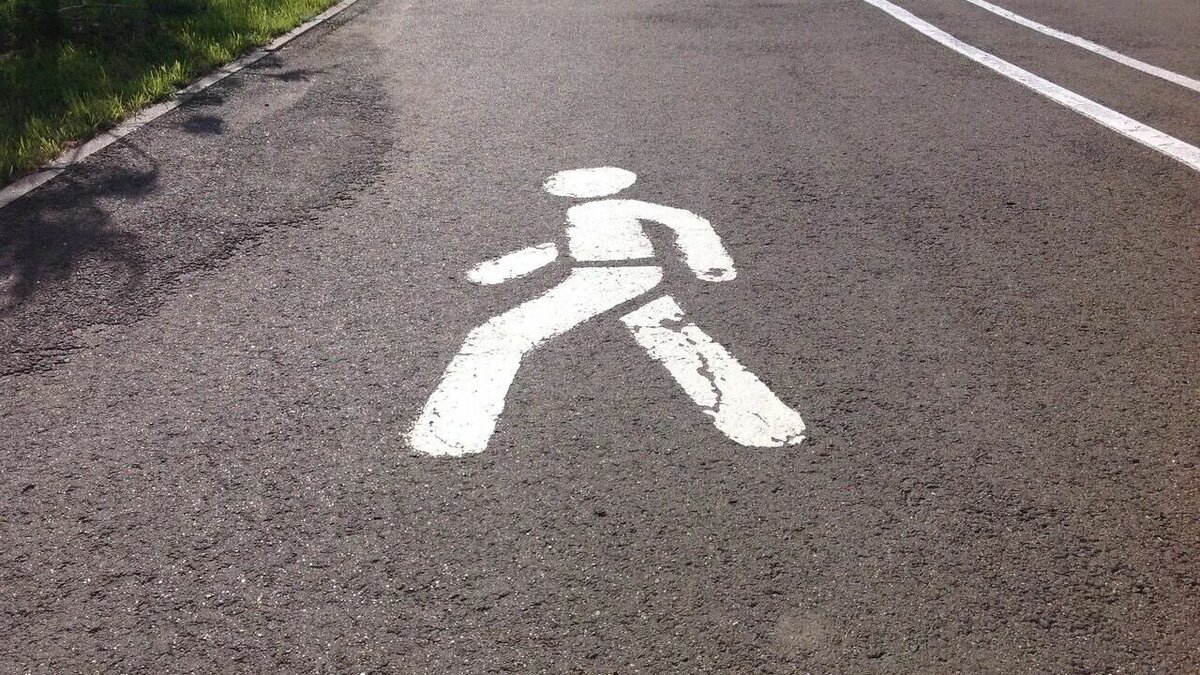     В Казани сегодня днем, 4 мая, на пешеходном переходе сбили школьника. Об этом сообщили очевидцы в городских Telegram-каналах