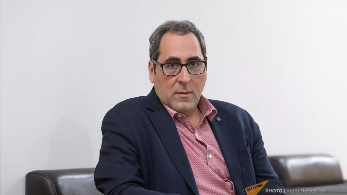 Айк Халатян