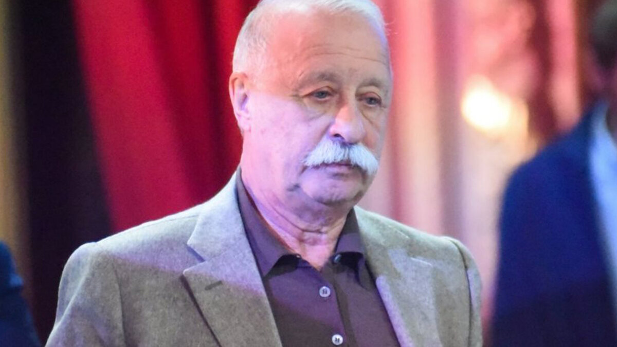 Время ускоряет ход, мир постоянно меняется, но есть и что-то вечное. Например, программа «Поле чудес» и Леонид Якубович. Вращайте барабан!