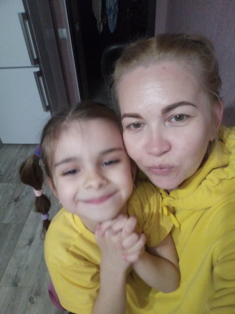 Фото из архива автора. У сестры с любимой племяшкой 07.05.23. 