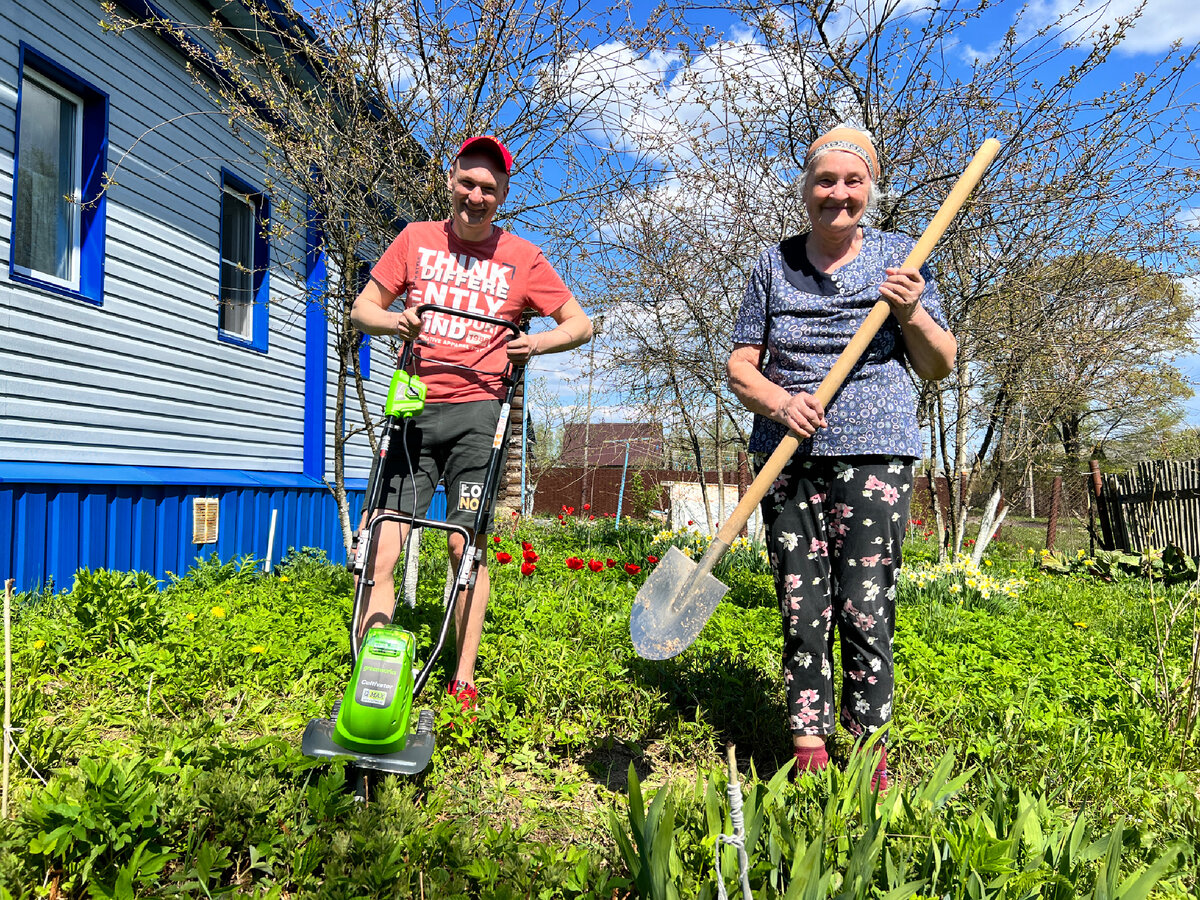 Все фото - автора. К дачным работам готовы? Всегда готовы! :)) 