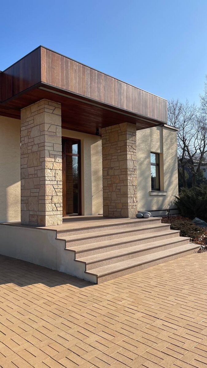 Наш проект - лестница из гранита Yellow Marakuya