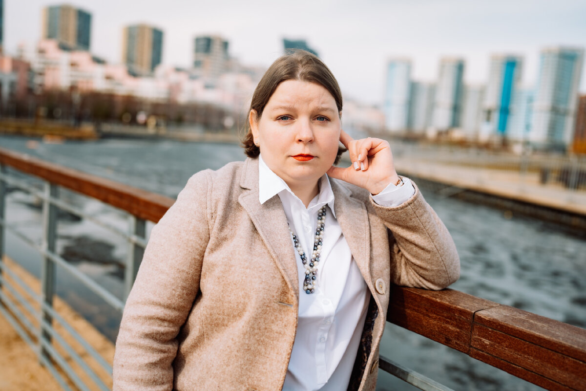 По образованию я логопед. И я знаю, как выглядит нарушение речи которое возможно будет спровоцировано рассеянным  склерозом. Пока до него, этого нарушения речи, далеко. Возможно вообще никогда не будет.  