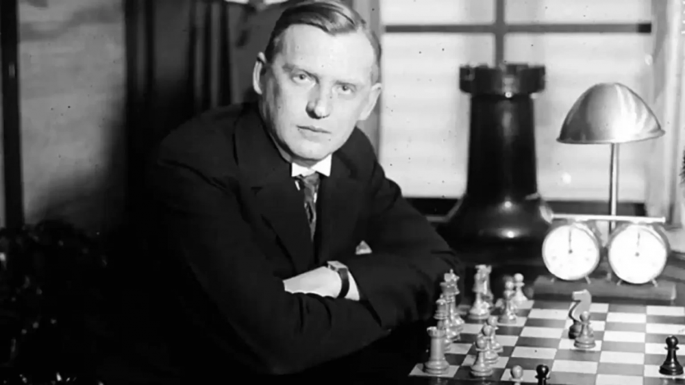 Алехин Гениальный шахматист Александр Алехин превосходно знал английский, французский, немецкий и испанский языки.