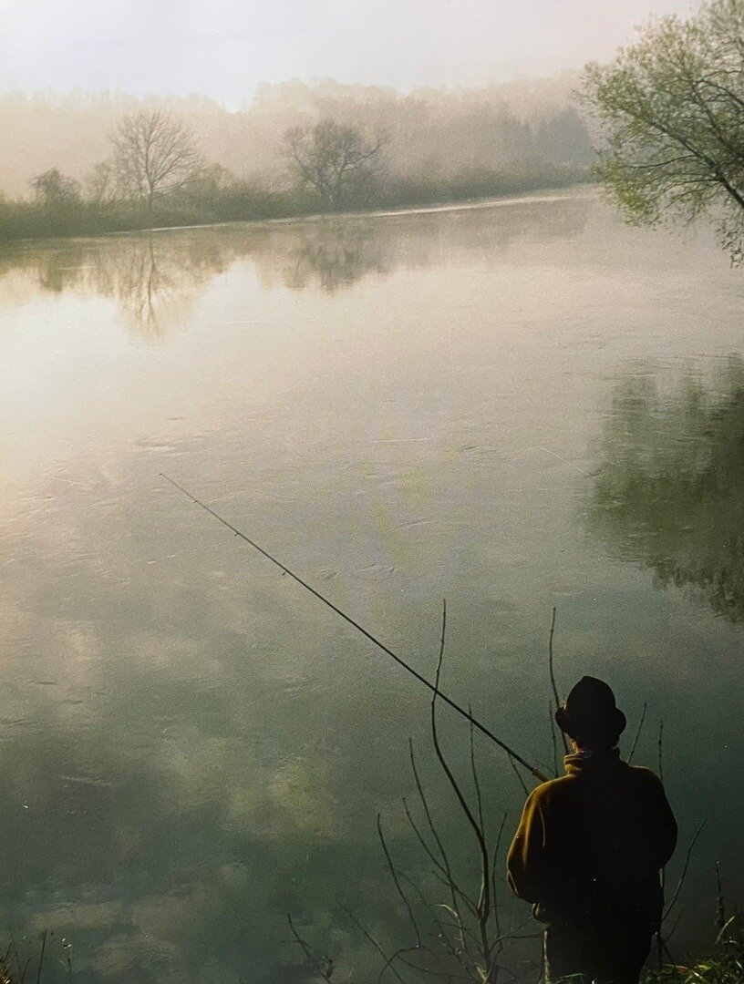 Симпатичная щука попалась на оригинальную приманку – блесну Mepps Tandem, которая сочетает в себе две вращающиеся лопасти. Диапазон излучаемых вибраций, а также более широкая амплитуда могут раздразнить щуку, когда рыба неактивна.