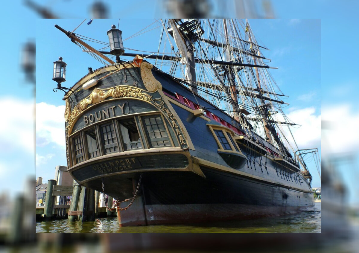 Корабль с названием "Bounty"