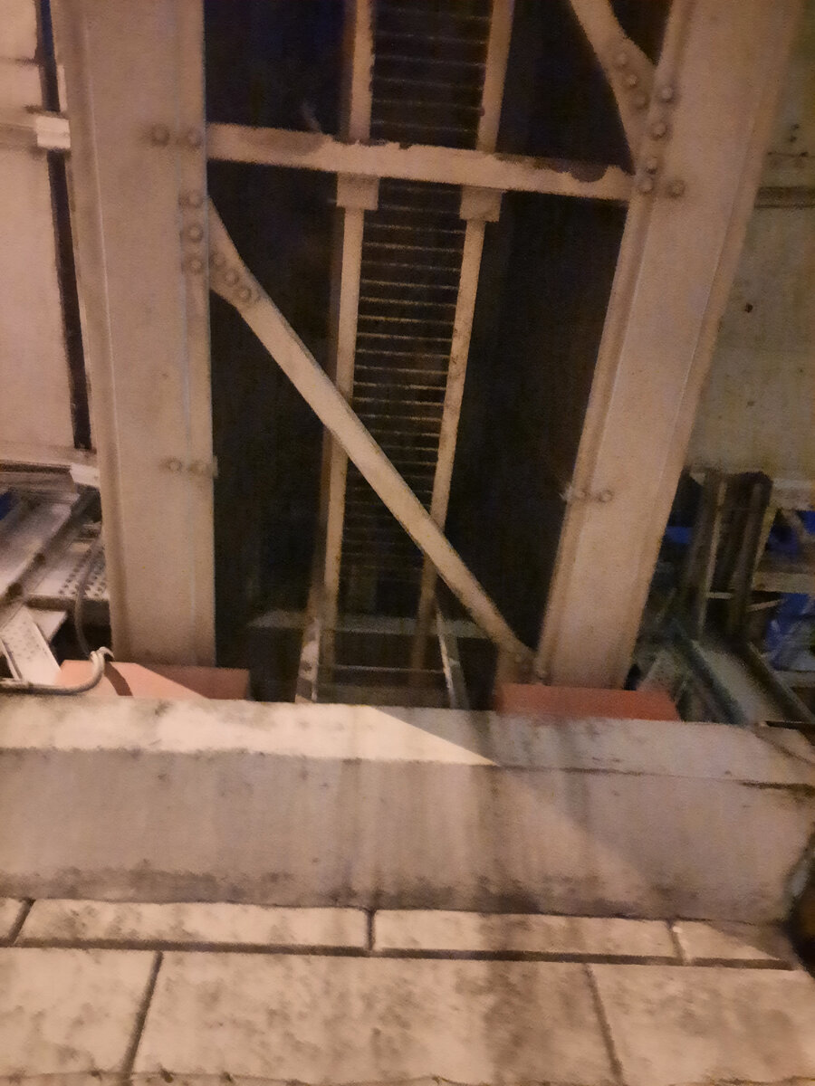 Вот такой над головой вид