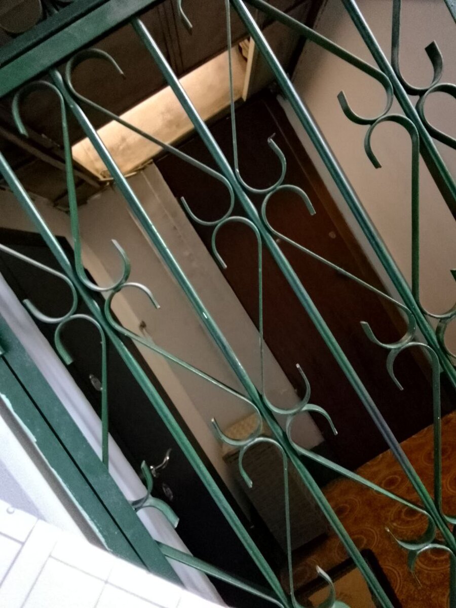 Общая дверь в этот раз оказалась закрыта... Обидно