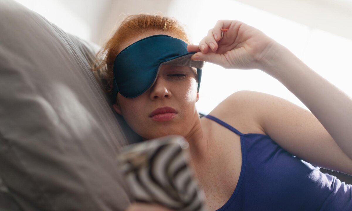 Для хорошего самочувствия важно не только количество сна, но и его качество. Если вы спите достаточно и при этом чувствуете себя усталым — возможно, вам пора отправиться в спортзал.