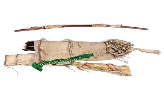 Яд из растения для стрел индейцев. Стрелы в музее. Томагавк клипарт лук и стрелы индейцы. Лук и колчан со стрелами индейцев Северной Америки клипарт.