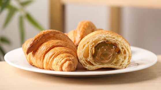    Недорого и вкусно: круассаны из слоеного теста с вареной сгущенкой Алина Городниченко