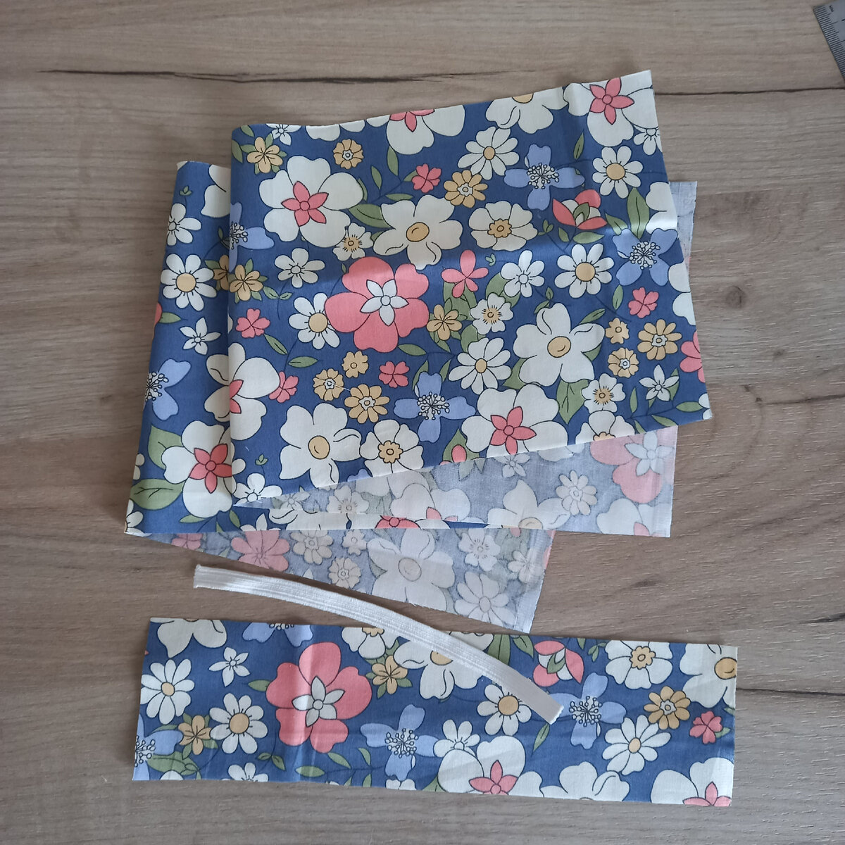 Раскрои ткань в соответствии с указанными размерами с учетом направления долевой нити. Picture by @voron.tata