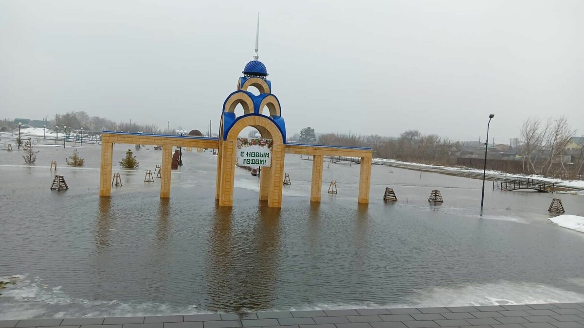 В Красногвардейце Бузулукского района затопило парк, благоустроенный по  нацпроекту | 56orb.ru | Дзен