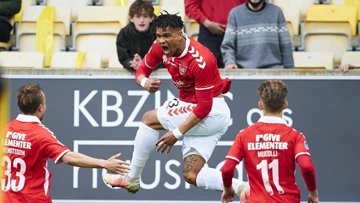 Герман Онугха в составе "Вайле"