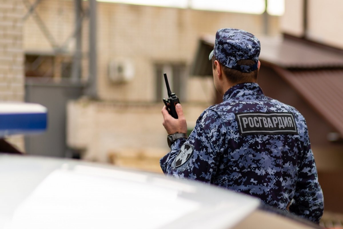    В ТРК Краснодара на Уральской двух посетителей задержала Росгвардия