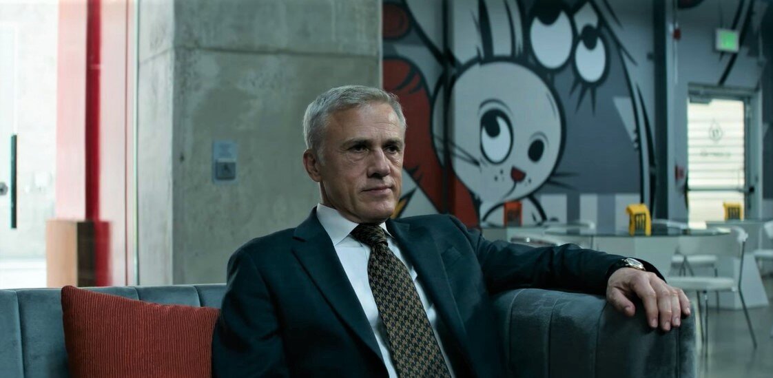 Скриншот из сериала "The Consultant".