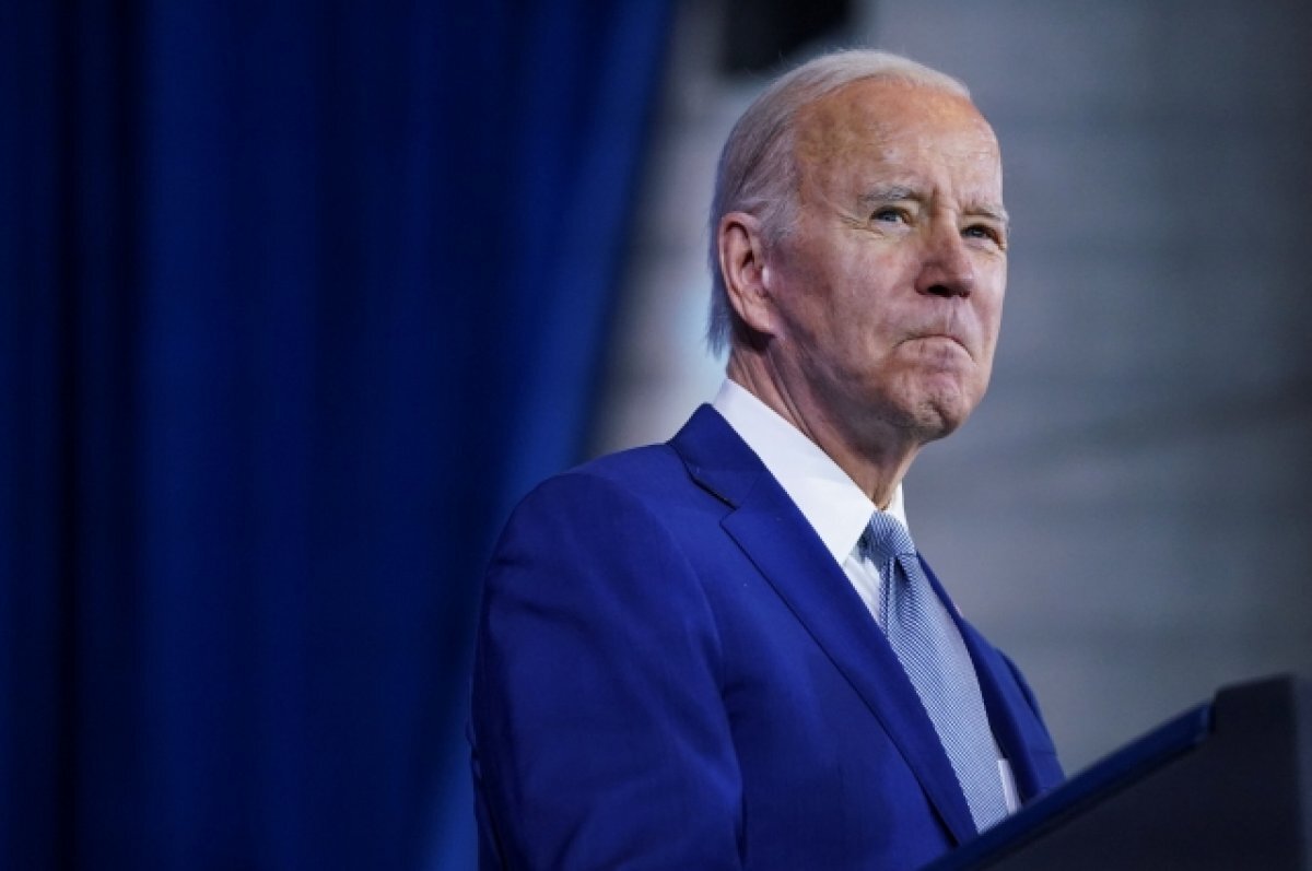    Байден вызвал смех в Белом доме, заявив, что ему страшно там находиться