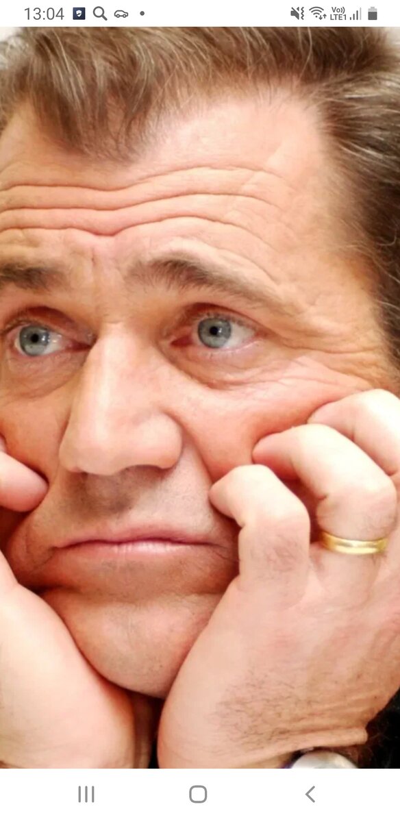 Эта фотография, очень точно передаёт эмоциональное состояние- АФФТАРА🤷‍♂️Да и просто, Мэл Гибсон- нравится .