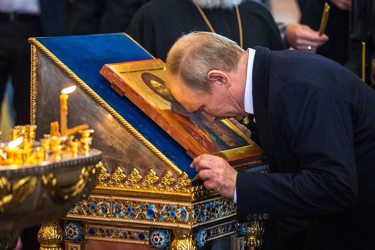 Член КПСС с 1975 г.