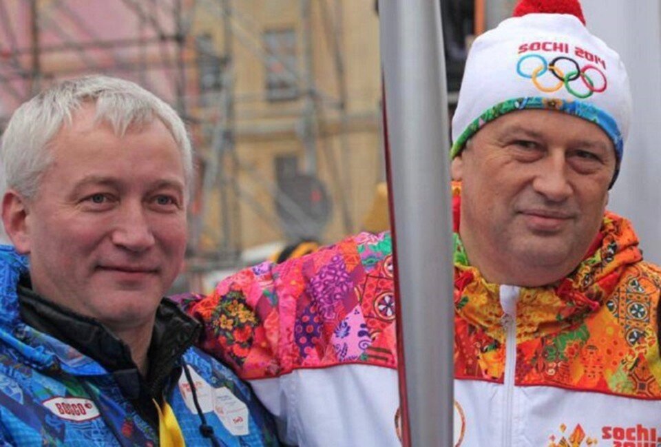     Евгений Пономарев назначен председателем комитета по физкультуре и спорту Ленобласти (слева на фото). Фото: t.me/drozdenko_au_lo