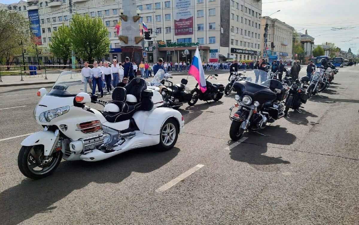      Перед мотопробегом на День города