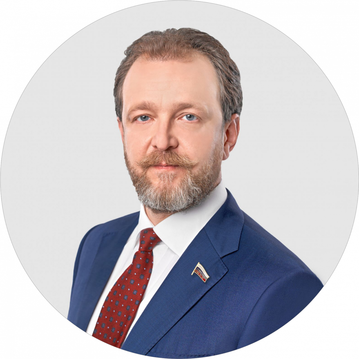 – Мы предлагаем выделить одиноких матерей и отцов в отдельную категорию, которой требуется дополнительная поддержка. В сегодняшних условиях такие родители – вдвойне герои. Они выполняют государственную задачу: и нравственную, и экономическую, и социальную. Поэтому мы считаем, что им необходимы дополнительные меры поддержки, – заявил депутат Госдумы фракции «Справедливая Россия – За правду», руководитель проекта сети Центров защиты прав граждан Андрей Кузнецов.