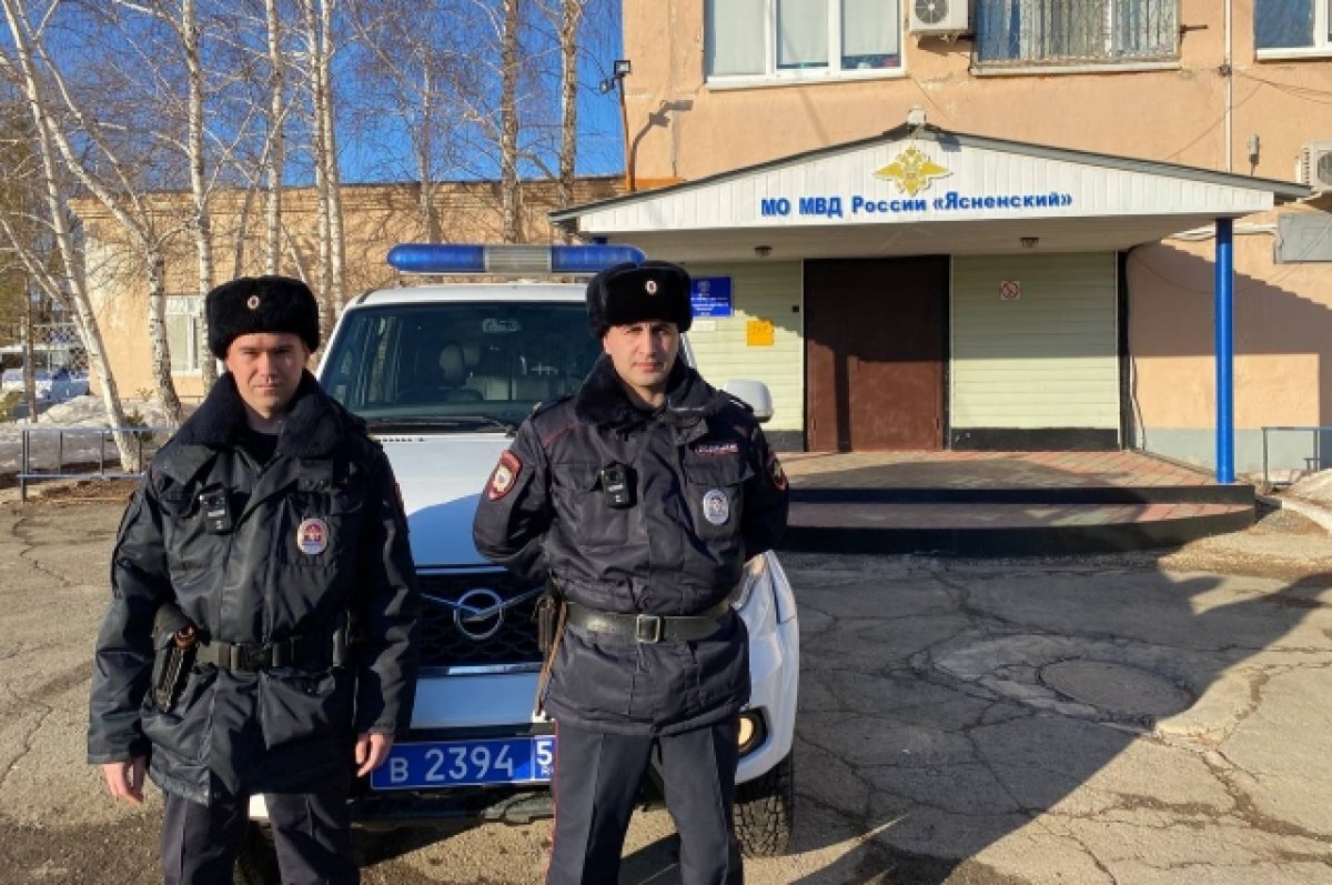    В Ясном полицейские спасли мужчину с обморожением конечностей.