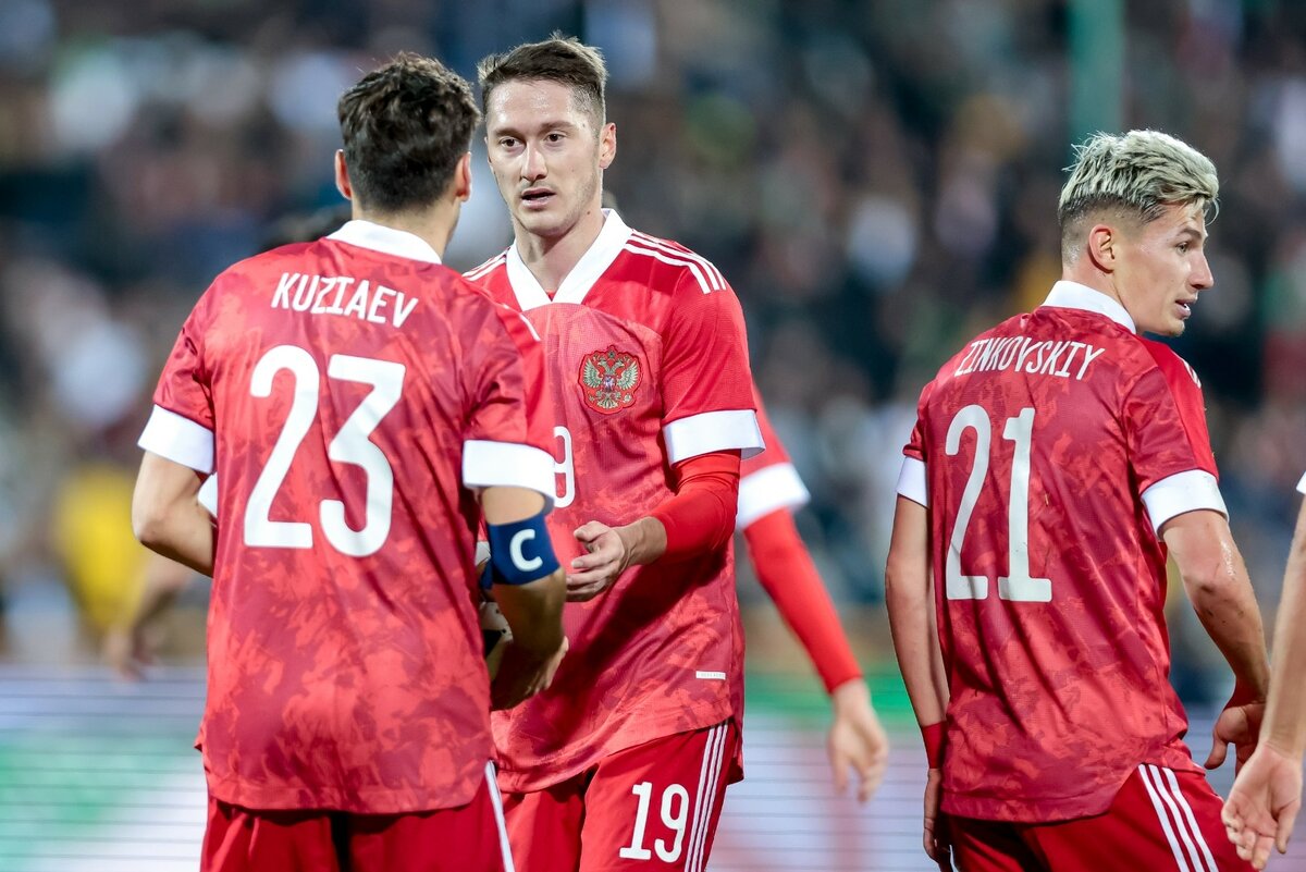 Футболисты сборной России. Фото - Михаил Шапаев / РФС.