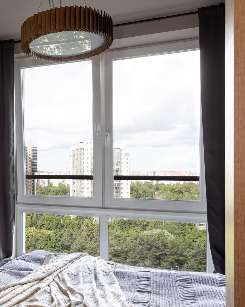 Проект студии дизайна Matts Interior. Светильник на фото: WOODLED ROTOR Chandelier