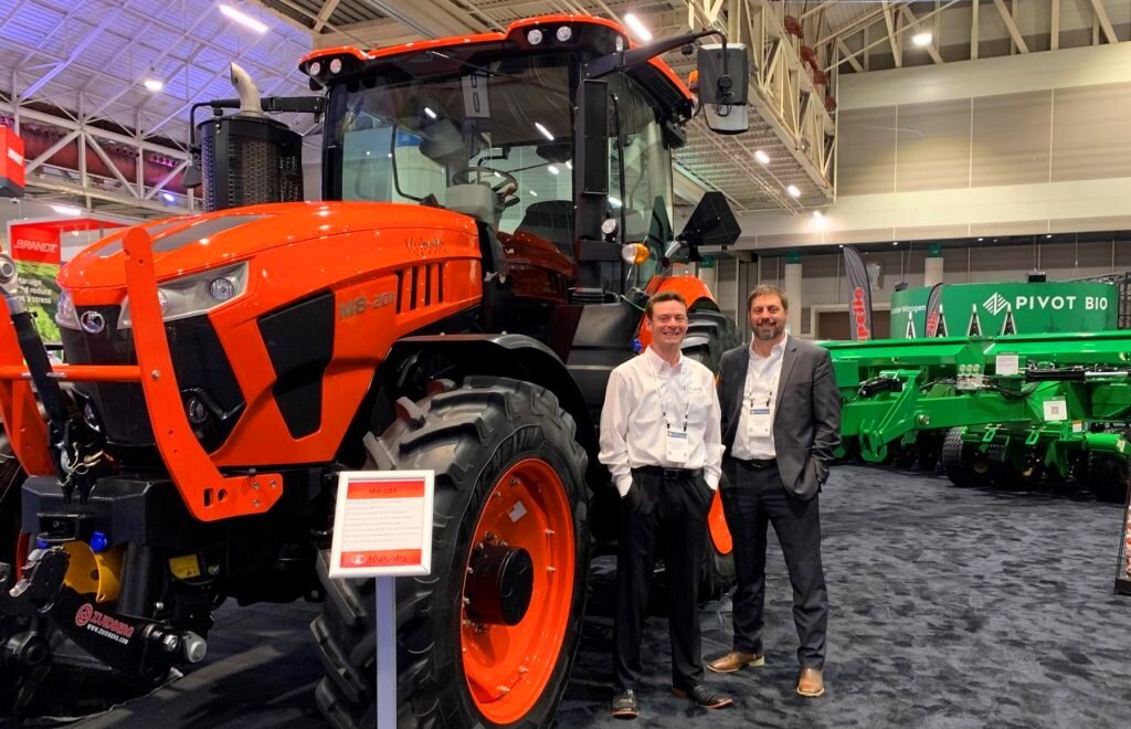 Японский трактор Kubota серии М8