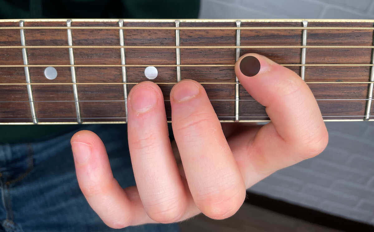 5й лад 4я струна первым пальцем