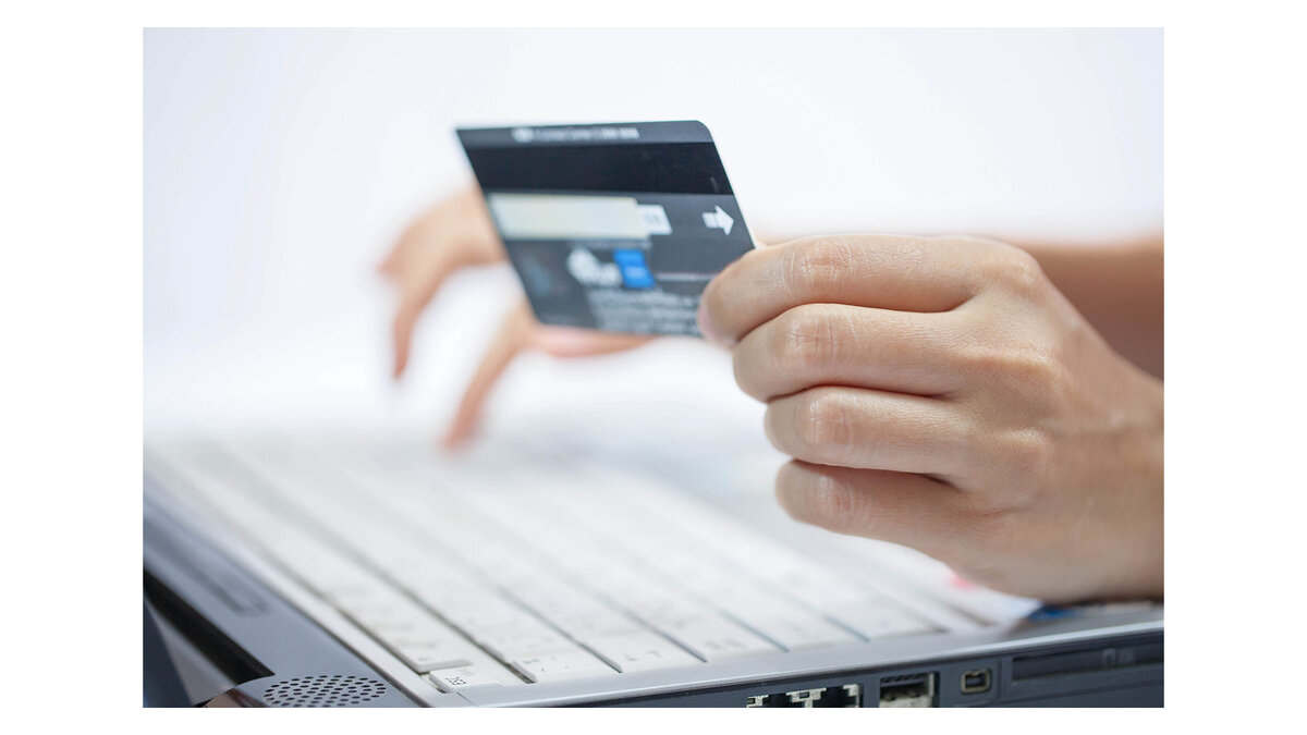    Интернет покупки© fotolia.com / thanatip