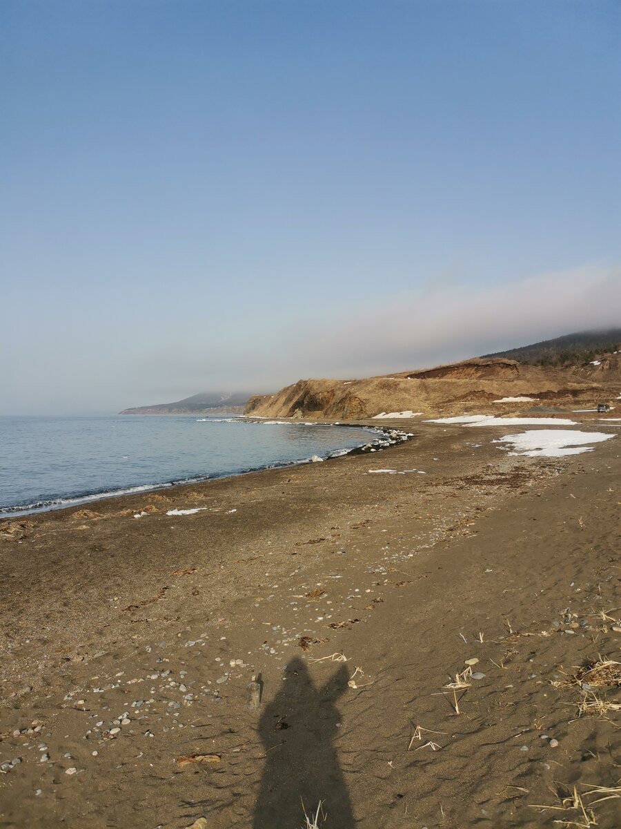 Так невзрачно пляж выглядит издалека
