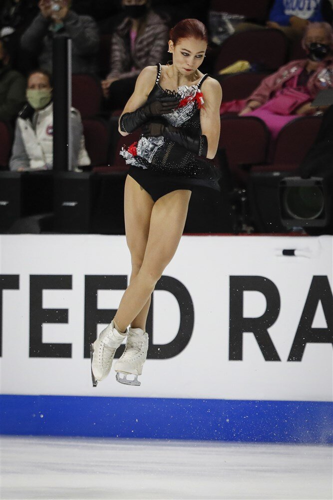 трусова фигуристка четверной прыжок. пятерной прыжок в фигурном. фигурное катание саша трусова. четверной аксель фигуристка. фигурное катание саша трусова.