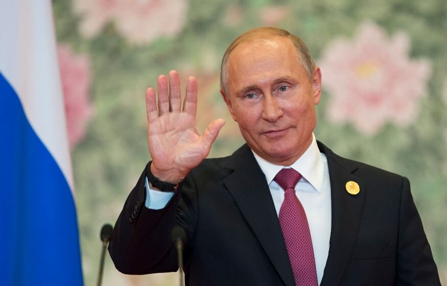    Путин пообещал не повышать тарифы ЖКХ 1,5 года