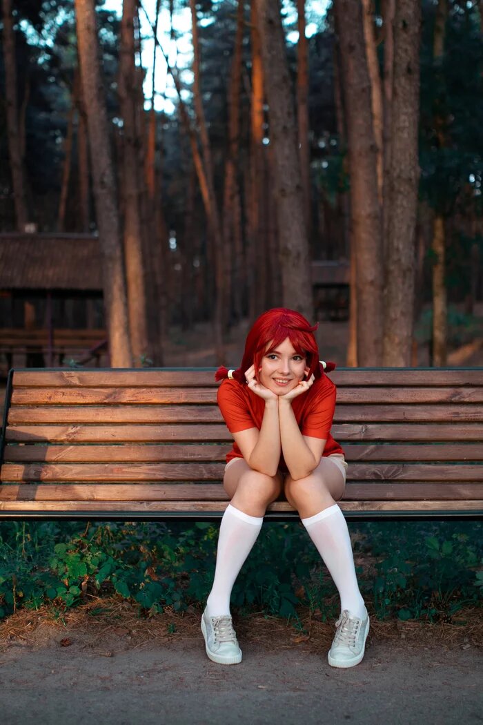 "Идея косплея возникла не совсем спонтанно. Косплеершу, как и персонажа, зовут Ульяна, и она играла в Бесконечное Лето давным давно. Хоть игра и не показалась ей шедевральной, персонаж ей очень понравился."