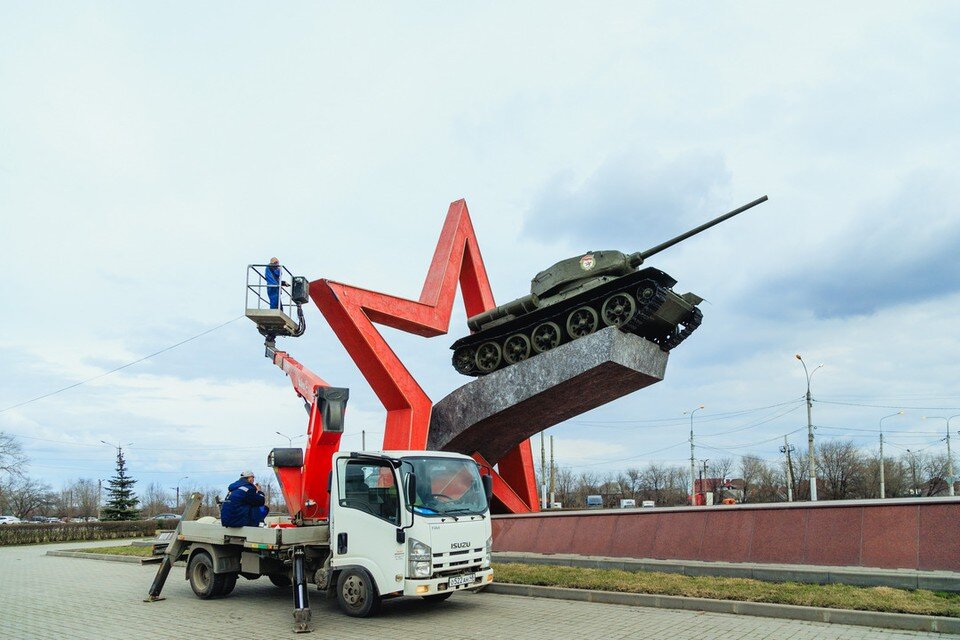 Памятник танкистам липецк фото Подсветку Т-34 на площади Танкистов отремонтировали ко Дню Победы в Липецке КП -