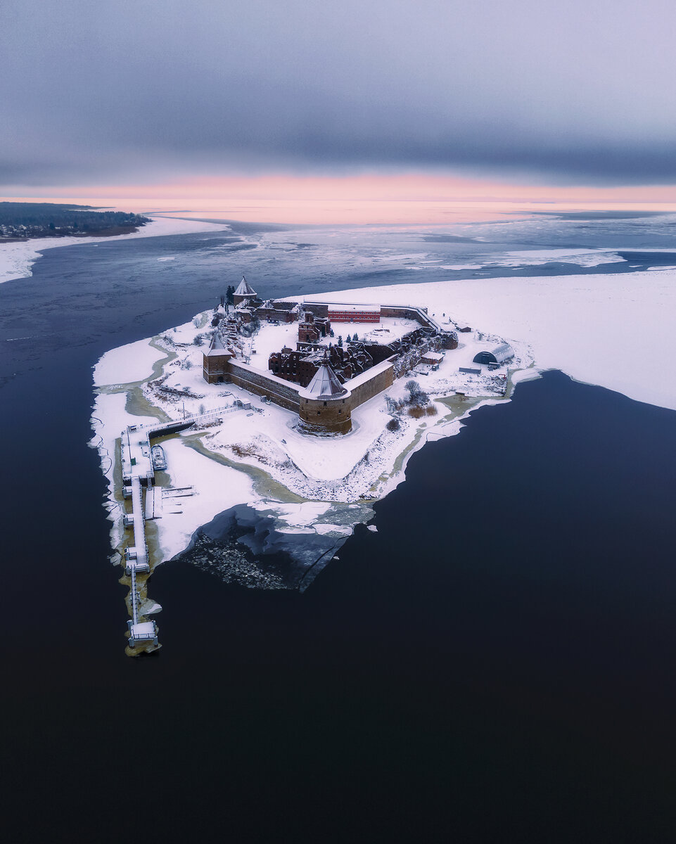 Остров орешек Шлиссельбургская крепость