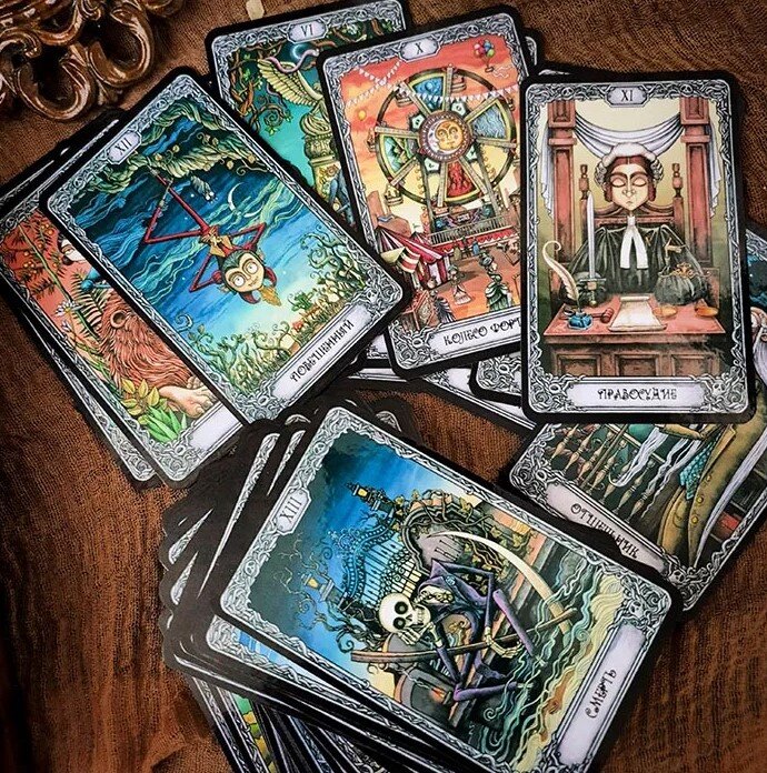 Таро "Темный особняк", фото из открытых источников