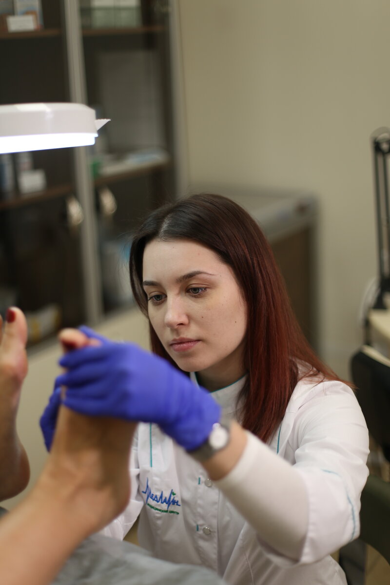 Наш подолог Екатерина Андреевна за работой 