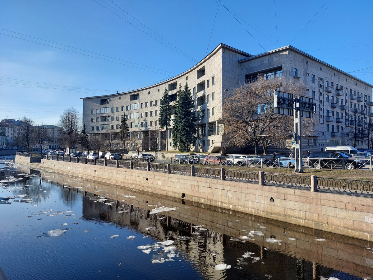 Петроградский район Петербурга сквозь яркое солнце и городскую жизнь |  Сквозь Петербург | Дзен